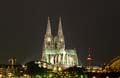 Dezember: Kölner Dom bei Nacht